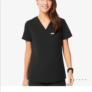 Figs Catarina One Pocket Scrub Top - Black